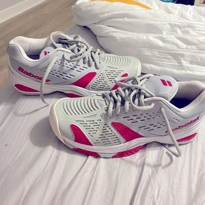 Ba play tennis shoes only worn once!